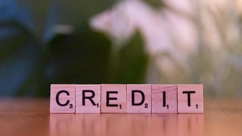 Bar chart comparing interest rates of Australian credit cards at 20 percent, personal loans at 12 percent, car loans at 8 percent and home loans at 6.2 percent